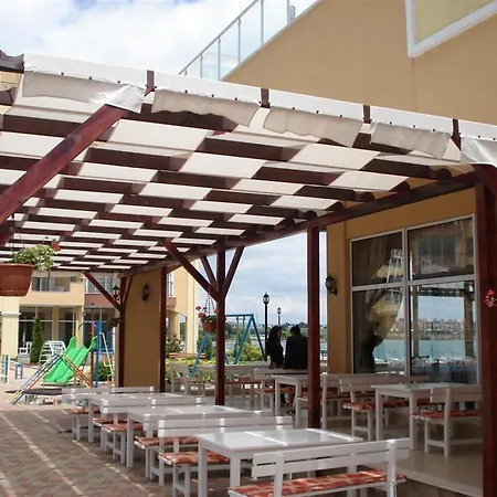 In Midia Grand