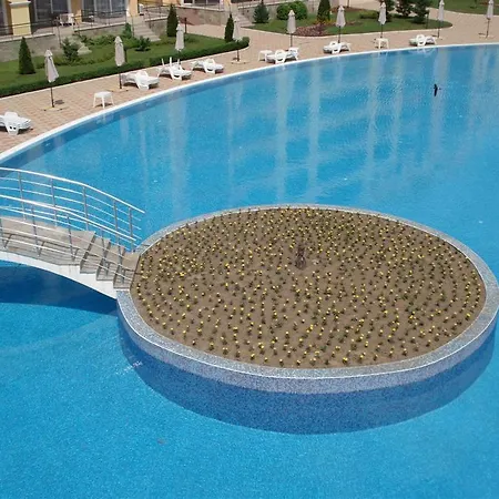 In Midia Grand *