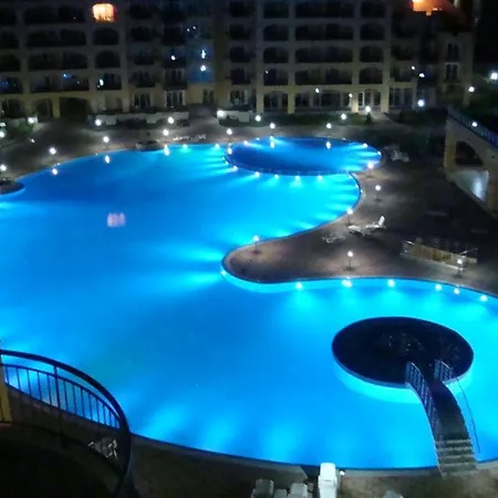 In Midia Grand Appartement Aheloy